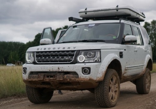 Dachzelt für zwei Personen von James Baroud wasserfest auf Land Rover SUV