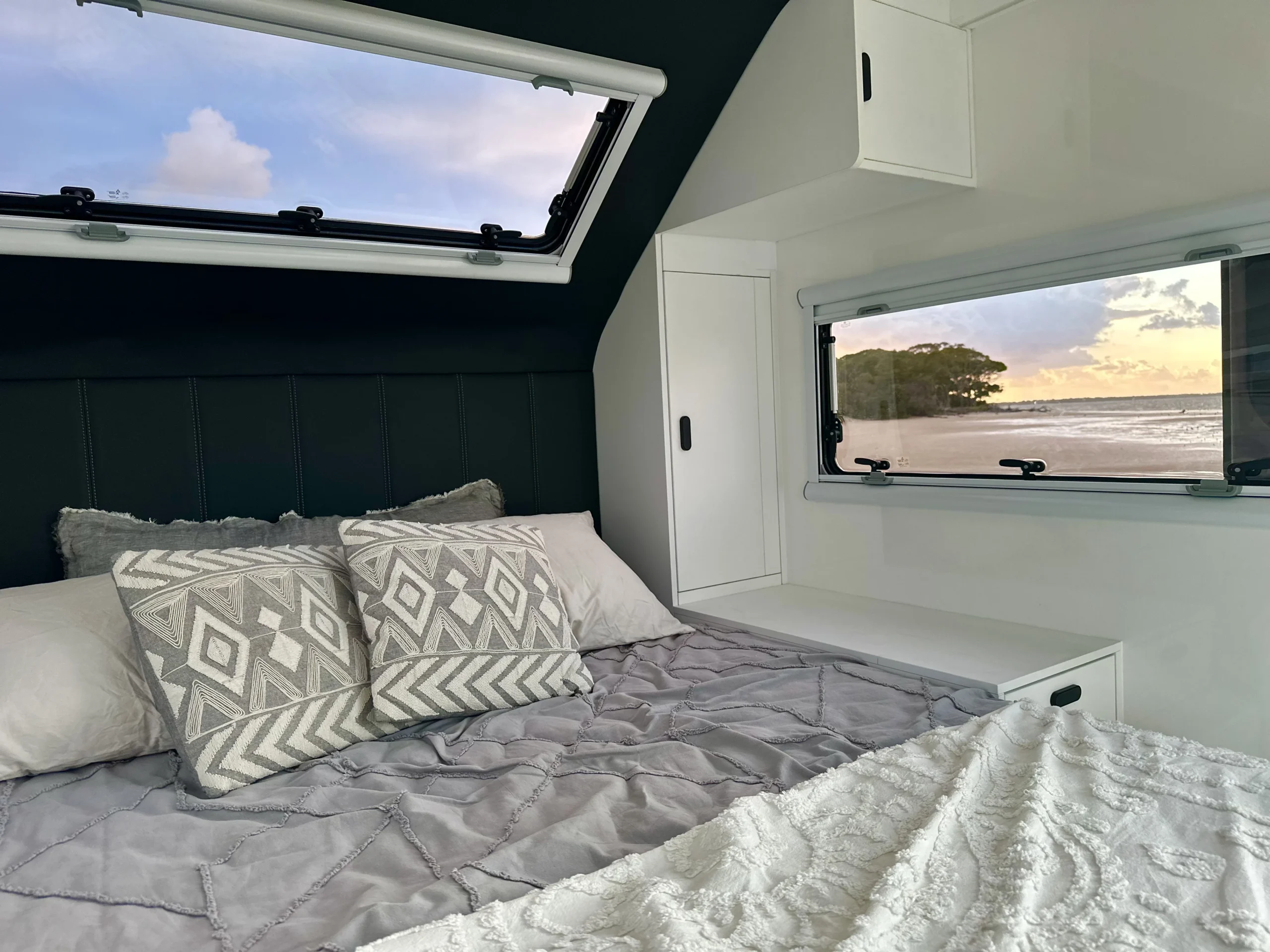 Bruder ADX-21 Queensize Bett