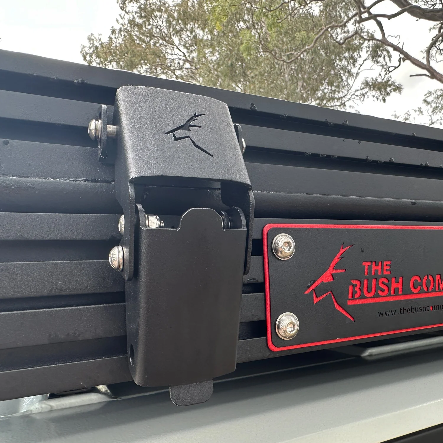 The Bush Company LX27 Hartschalen Aluminium Premium Dachzelt