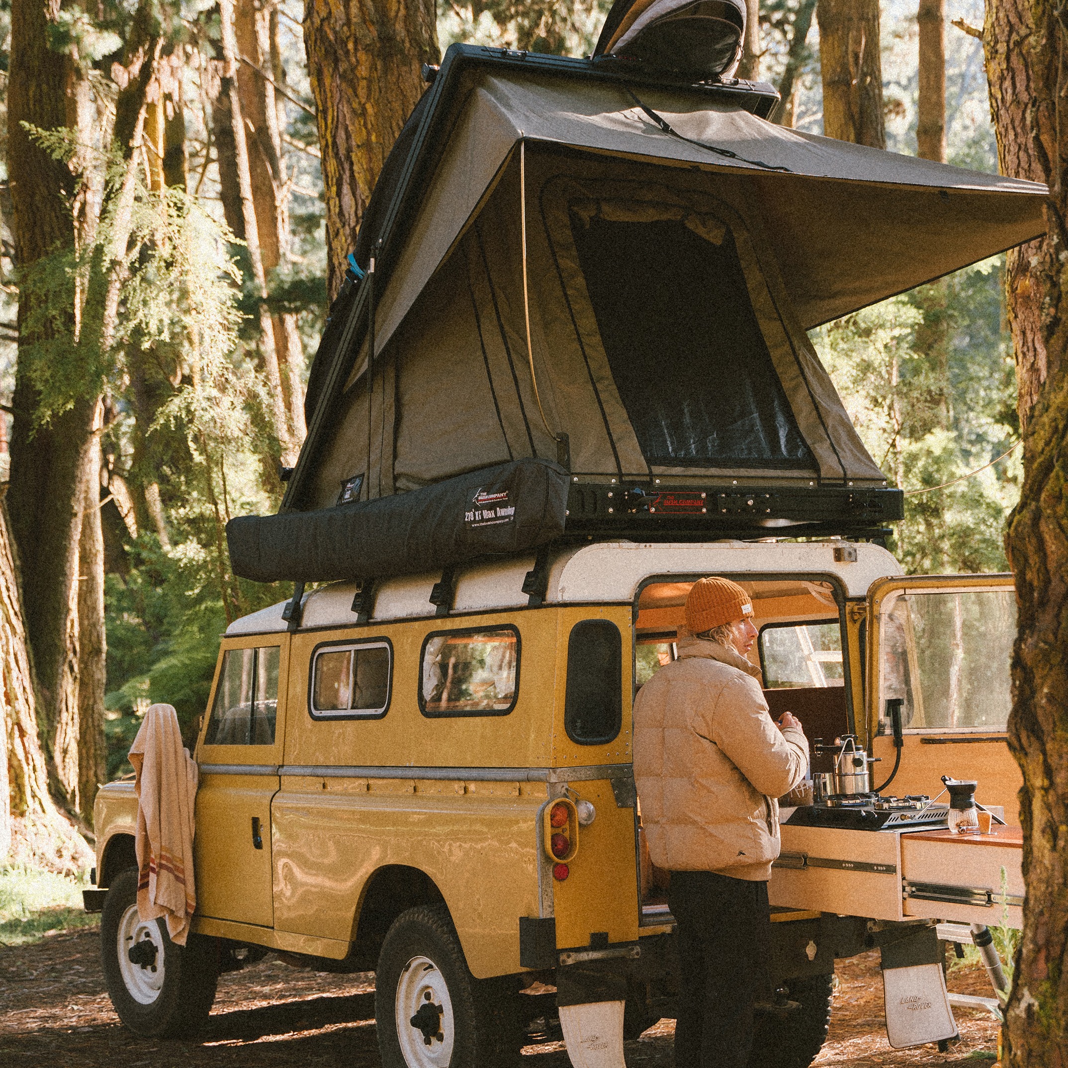 The bush company AX27 Clamshell Rooftop Tent Marketing 7
